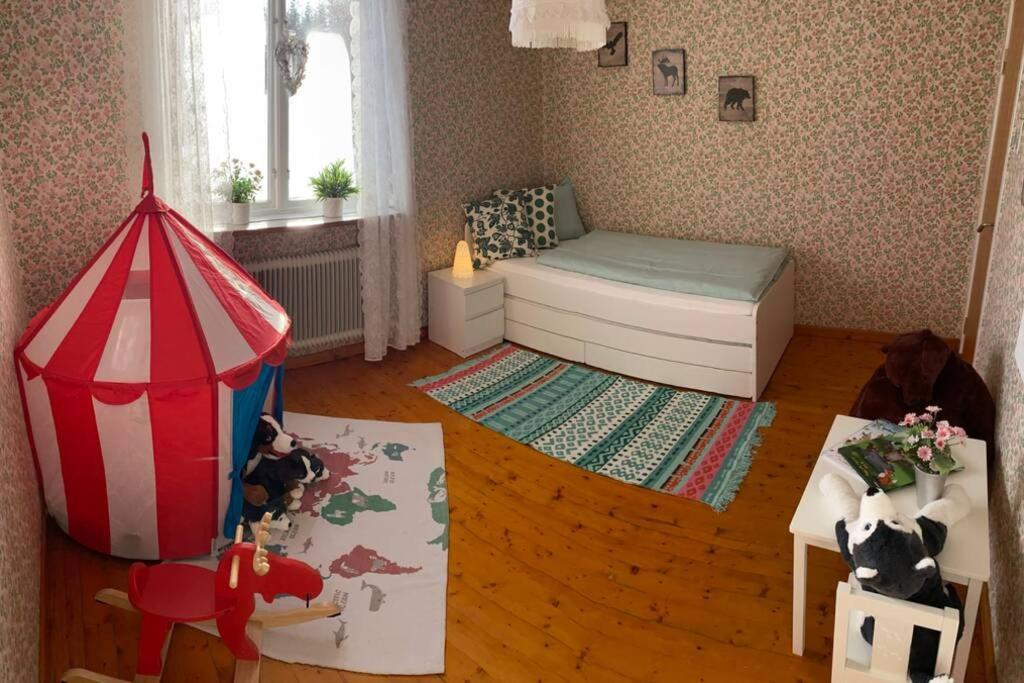 Cozy Home With Lake View-Free Wifi - Free Sauna 오버칼릭스 외부 사진